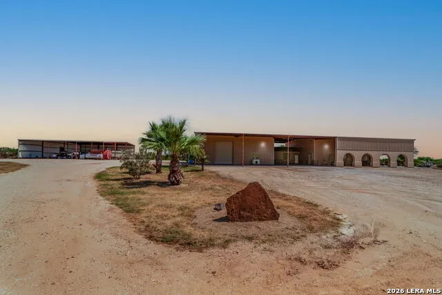 548 Franklin Ln Yancey, TX 78886