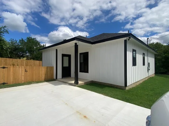116 Field Street Luling, TX 78648