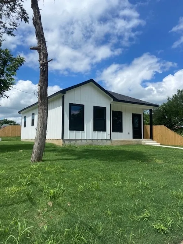 116 Field Street Luling, TX 78648