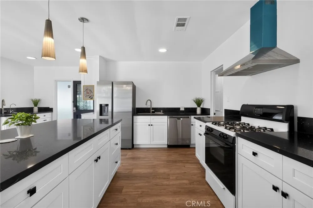 15804 Dalton Avenue Gardena, CA 90247