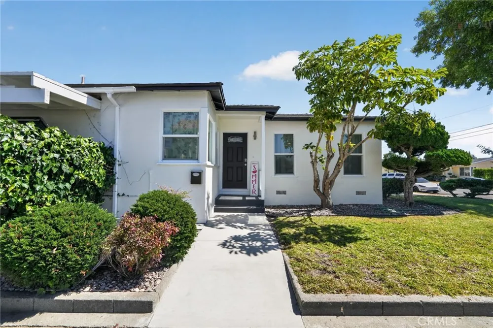 15804 Dalton Avenue Gardena, CA 90247