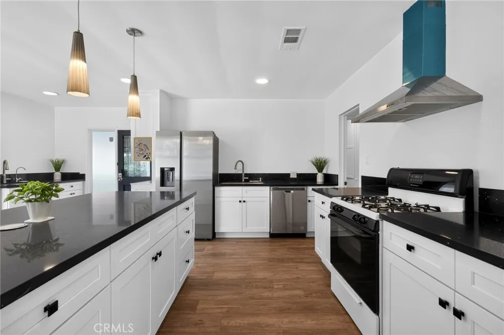 15804 Dalton Avenue Gardena, CA 90247
