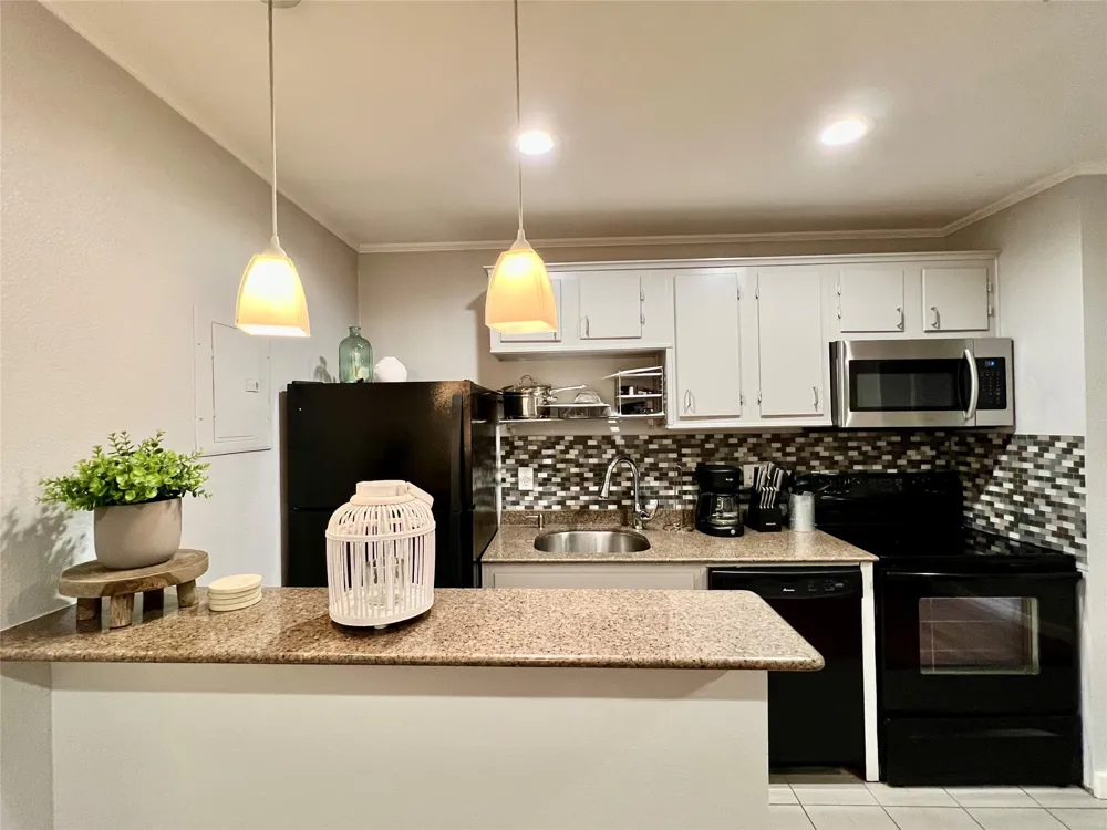 5969 Lewis Street #201 Dallas, TX 75206