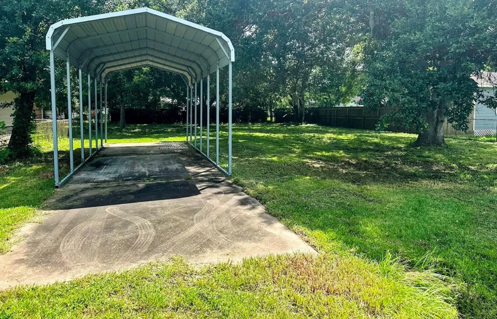 211 Hickory Street Sweeny, TX 77480