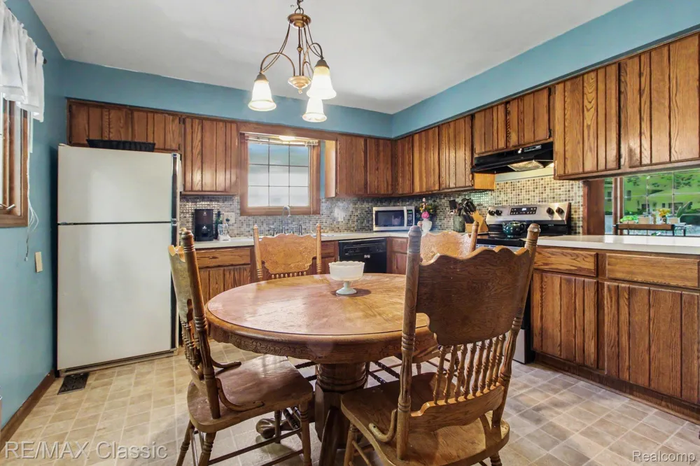 350 Burroughs Street Plymouth City, MI 48170