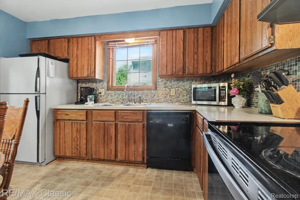 350 Burroughs Street Plymouth City, MI 48170