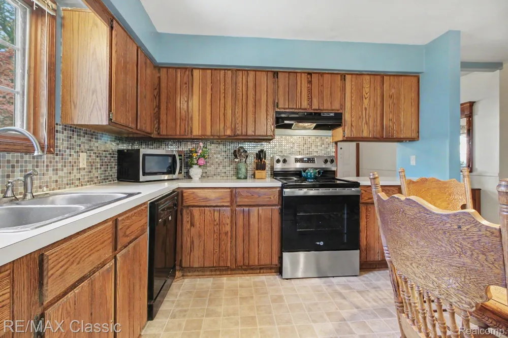 350 Burroughs Street Plymouth City, MI 48170