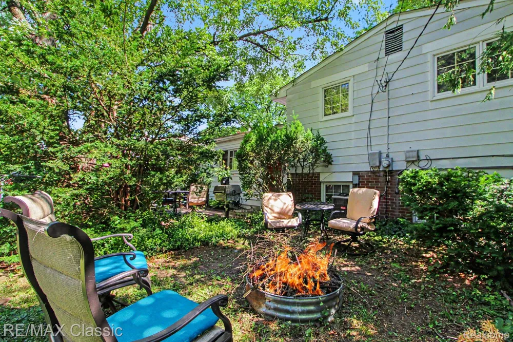 350 Burroughs Street Plymouth City, MI 48170