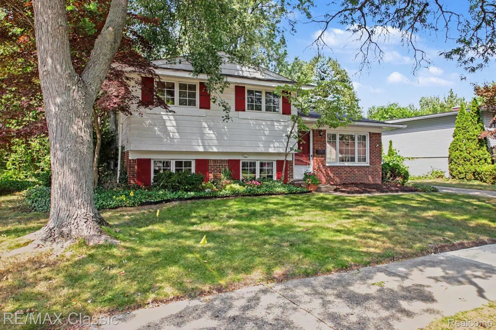 350 Burroughs Street Plymouth City, MI 48170