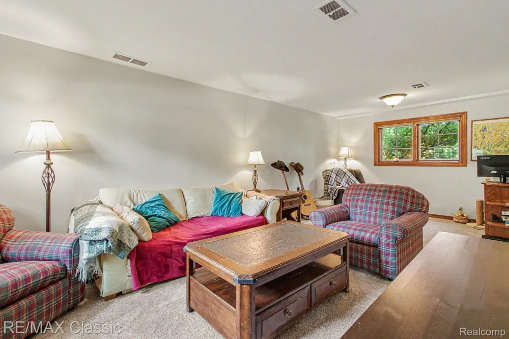 350 Burroughs Street Plymouth City, MI 48170