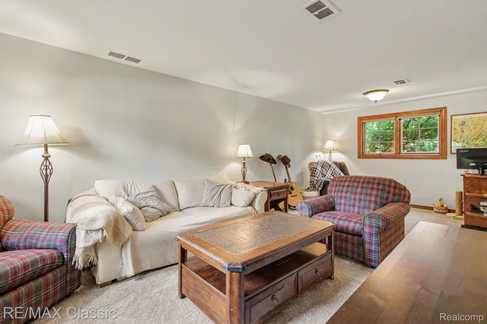 350 Burroughs Street Plymouth City, MI 48170