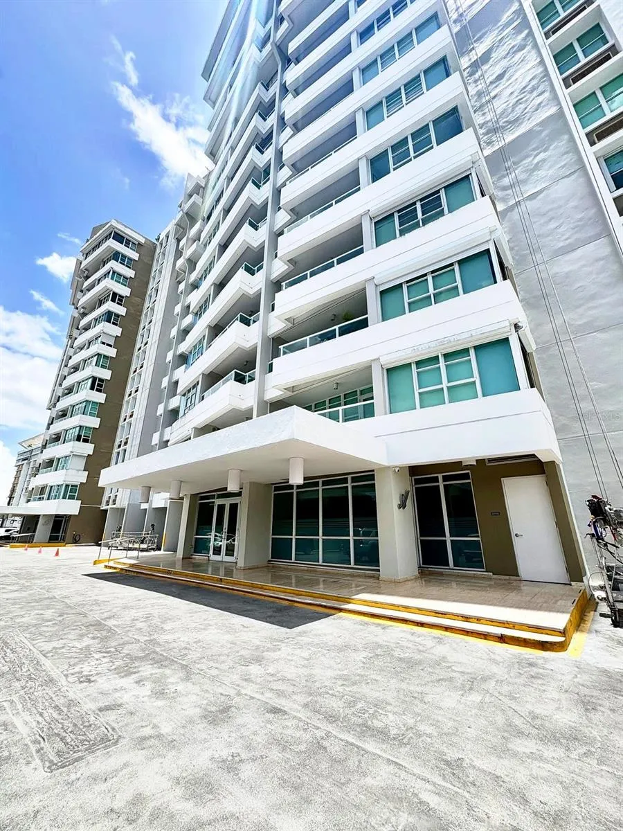 Carretera 833 PLAZA DEL PRADO #1304 Guaynabo, PR 00969