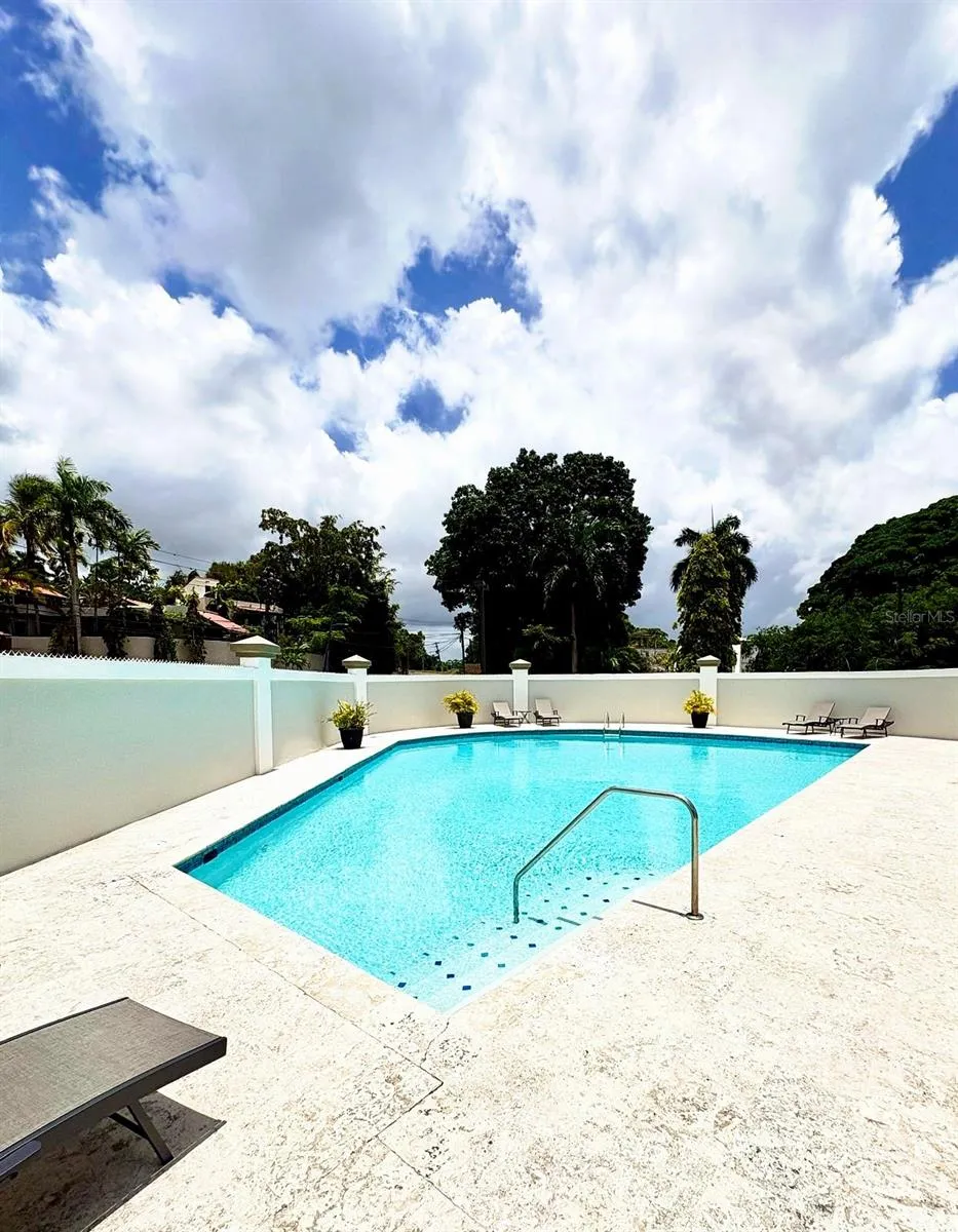 Carretera 833 PLAZA DEL PRADO #1304 Guaynabo, PR 00969