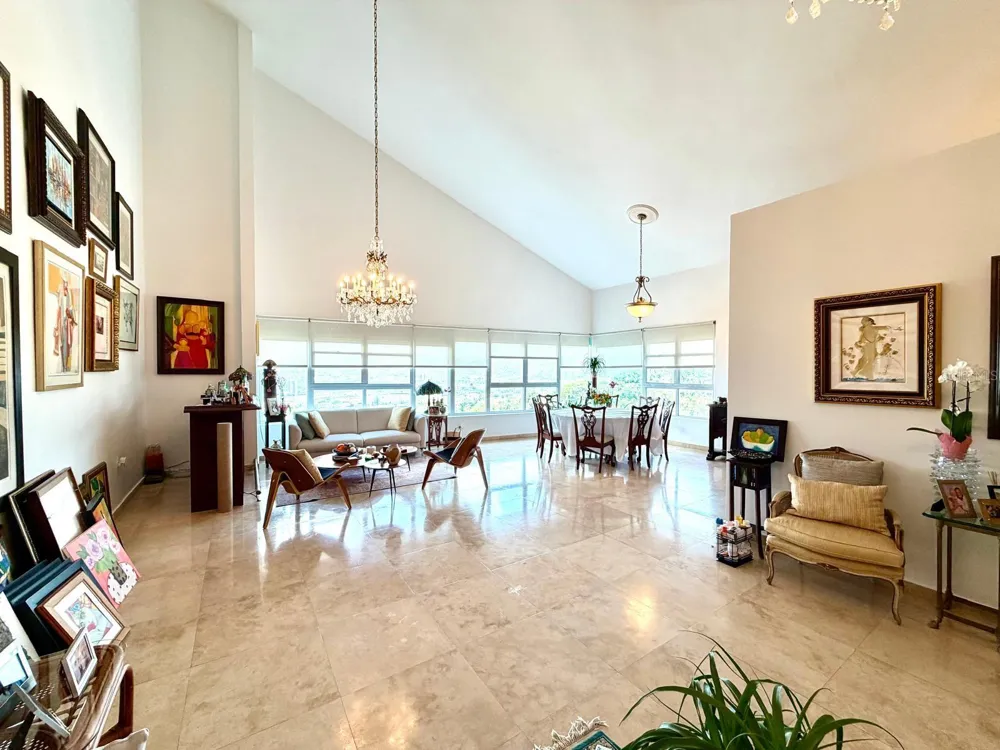 Carretera 833 PLAZA DEL PRADO #1304 Guaynabo, PR 00969