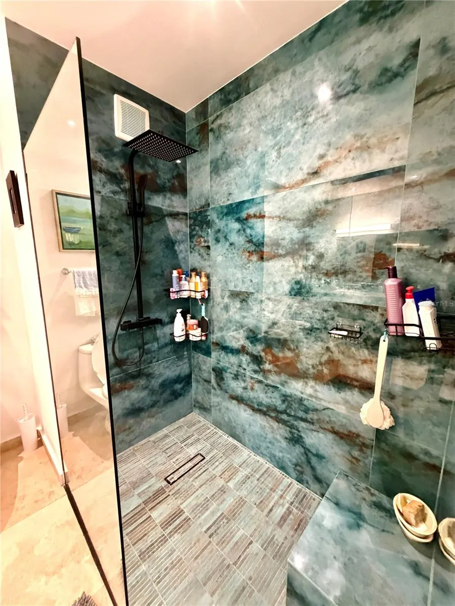 Carretera 833 PLAZA DEL PRADO #1304 Guaynabo, PR 00969