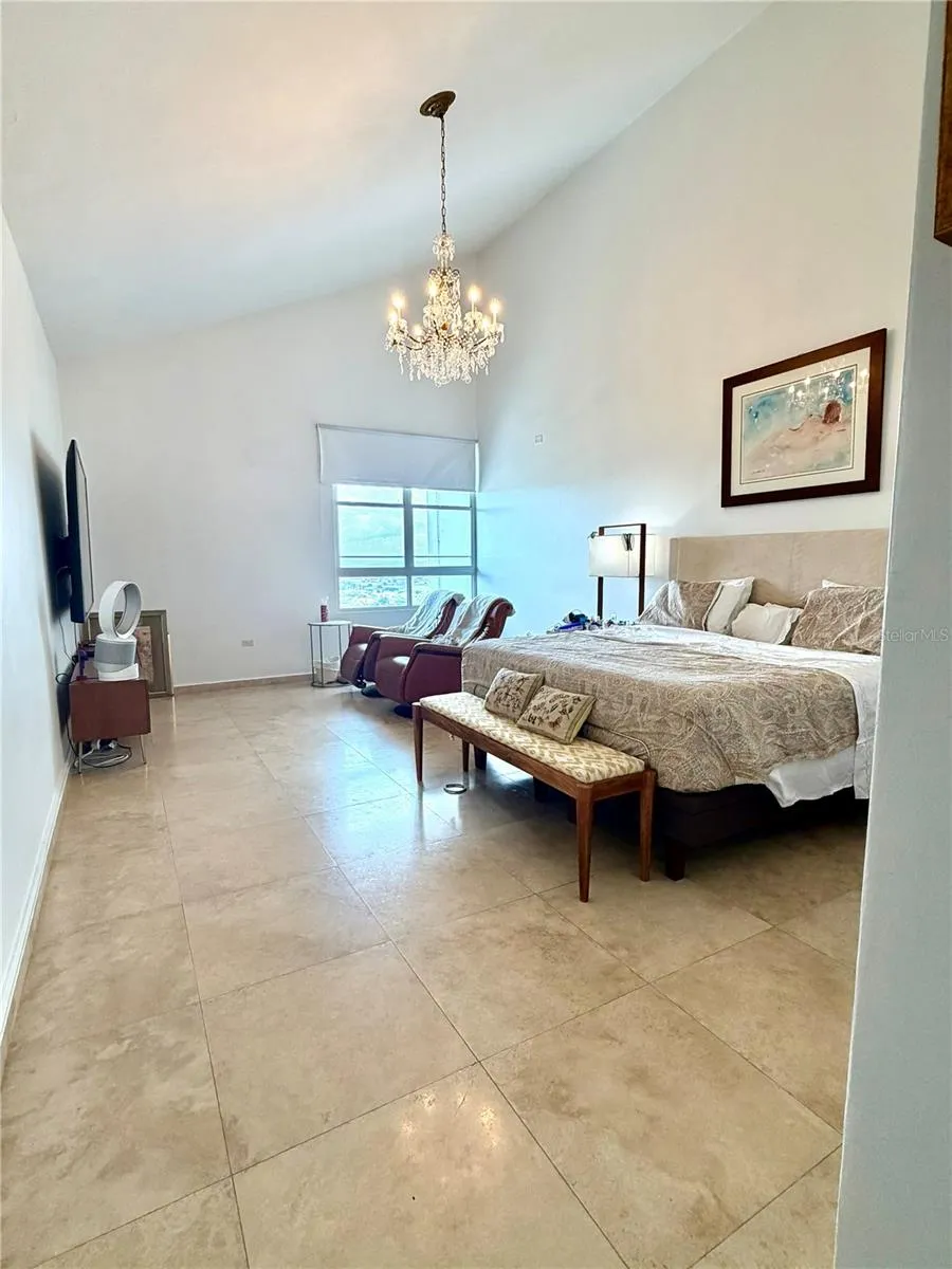 Carretera 833 PLAZA DEL PRADO #1304 Guaynabo, PR 00969