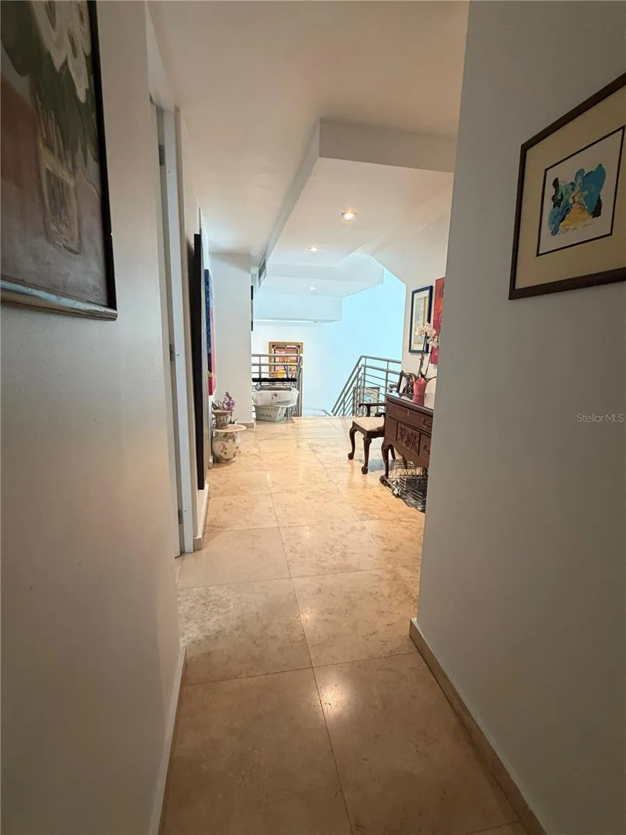 Carretera 833 PLAZA DEL PRADO #1304 Guaynabo, PR 00969