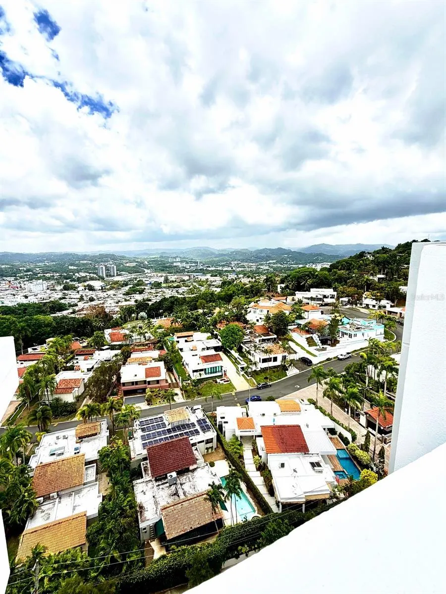 Carretera 833 PLAZA DEL PRADO #1304 Guaynabo, PR 00969