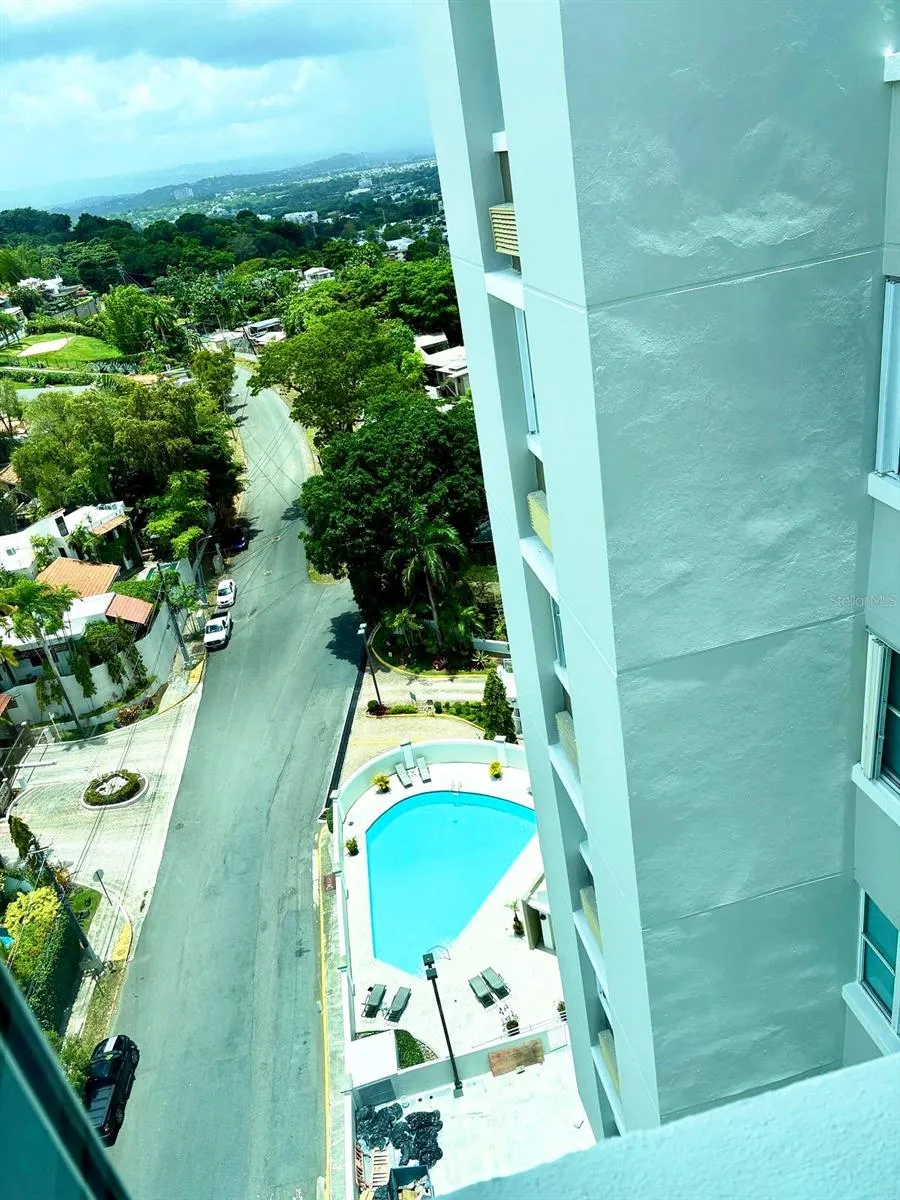 Carretera 833 PLAZA DEL PRADO #1304 Guaynabo, PR 00969