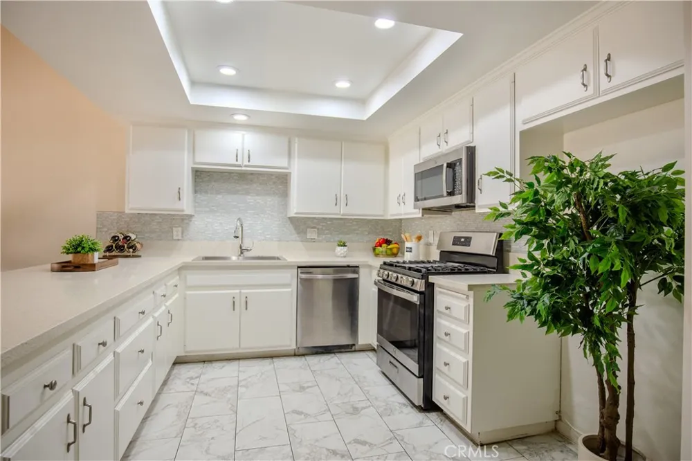 2528 Tustin #D Santa Ana, CA 92705
