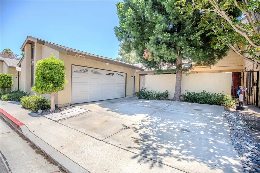 2528 Tustin #D Santa Ana, CA 92705