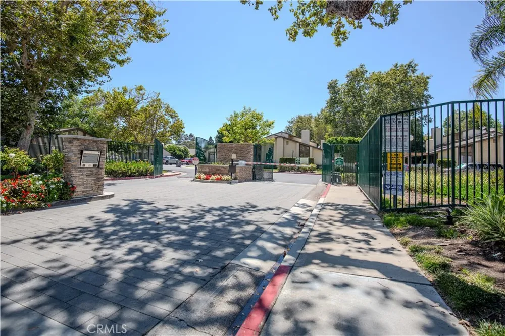 2528 Tustin #D Santa Ana, CA 92705