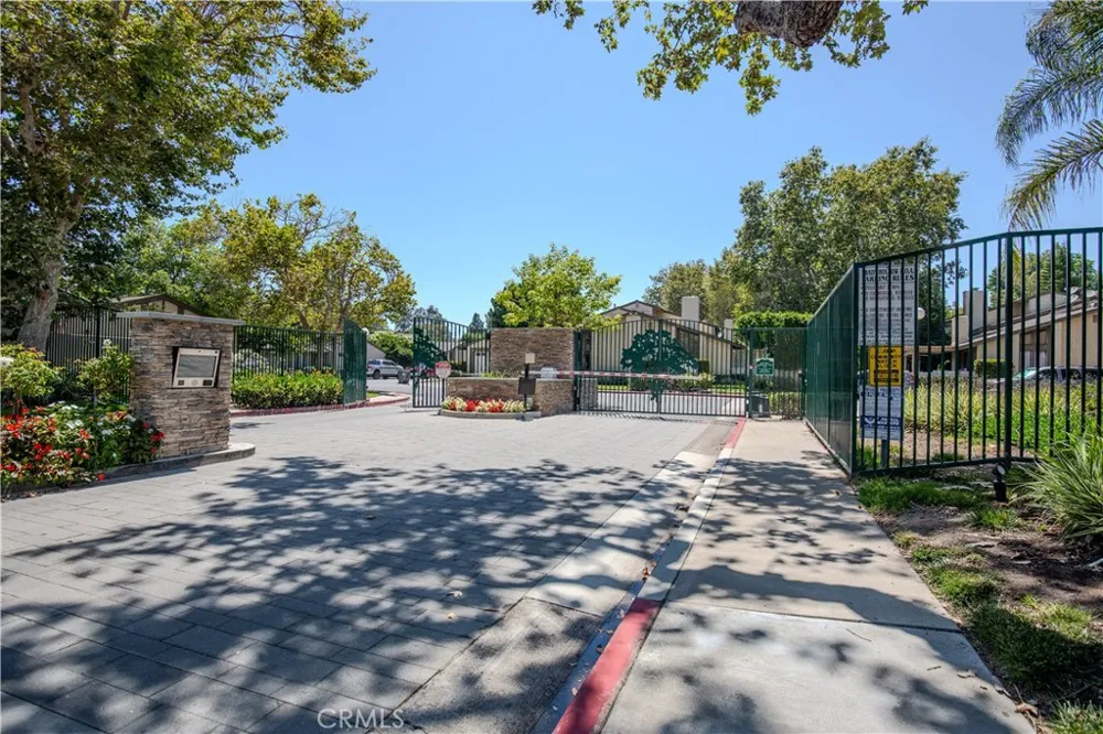 2528 Tustin #D Santa Ana, CA 92705