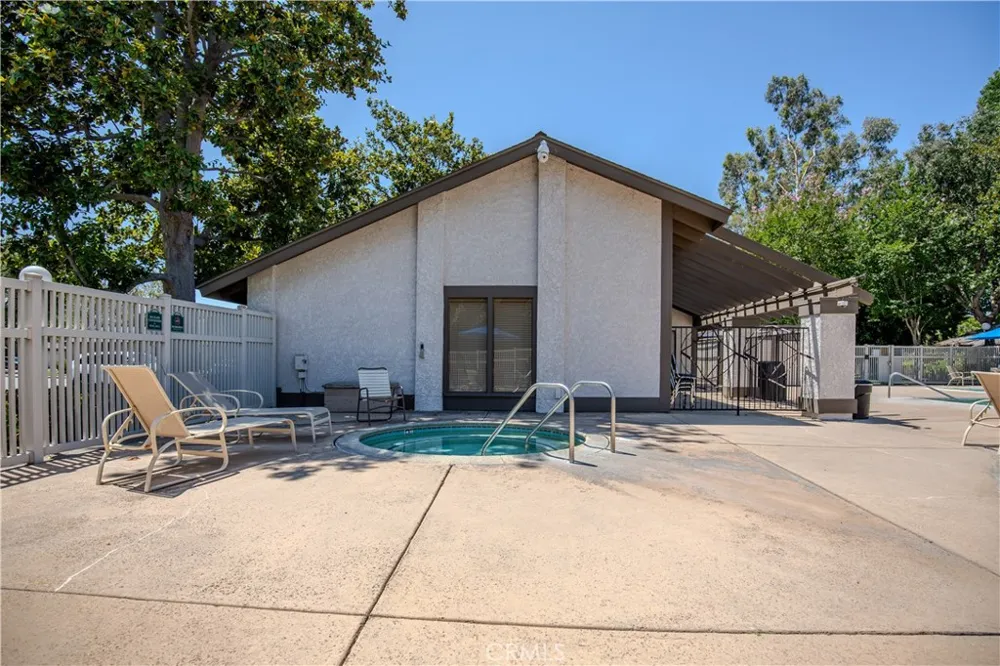 2528 Tustin #D Santa Ana, CA 92705