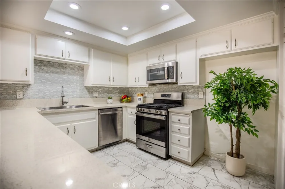 2528 Tustin #D Santa Ana, CA 92705