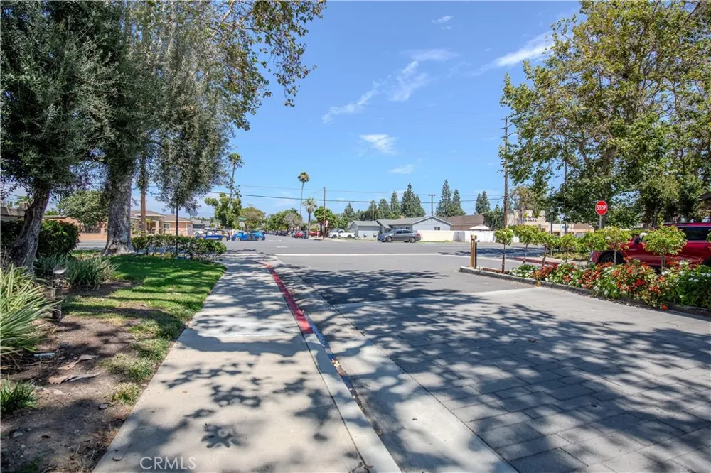 2528 Tustin #D Santa Ana, CA 92705