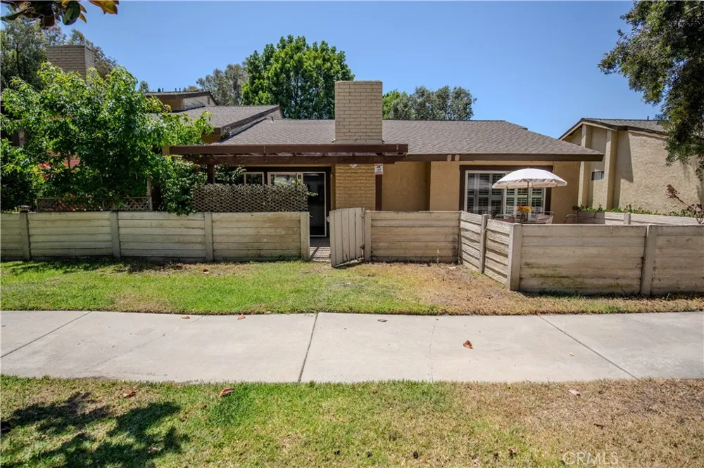 2528 Tustin #D Santa Ana, CA 92705