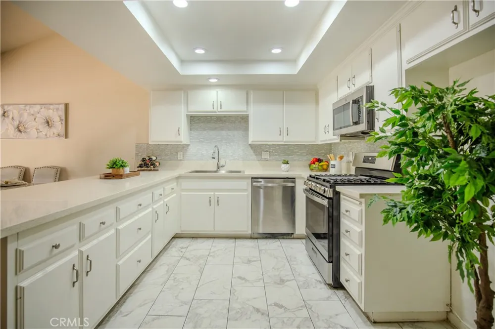 2528 Tustin #D Santa Ana, CA 92705