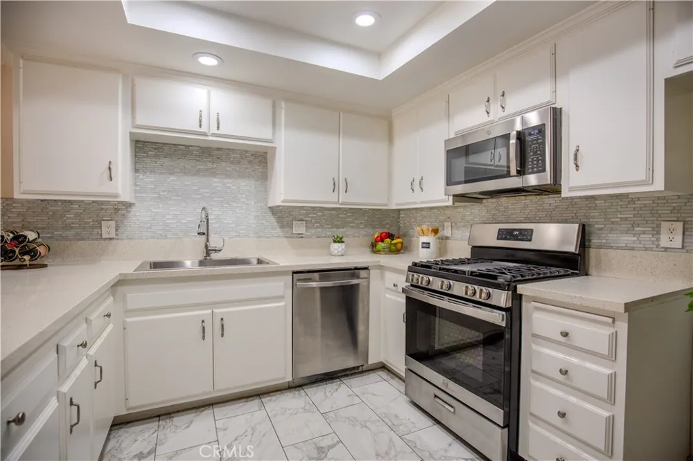 2528 Tustin #D Santa Ana, CA 92705