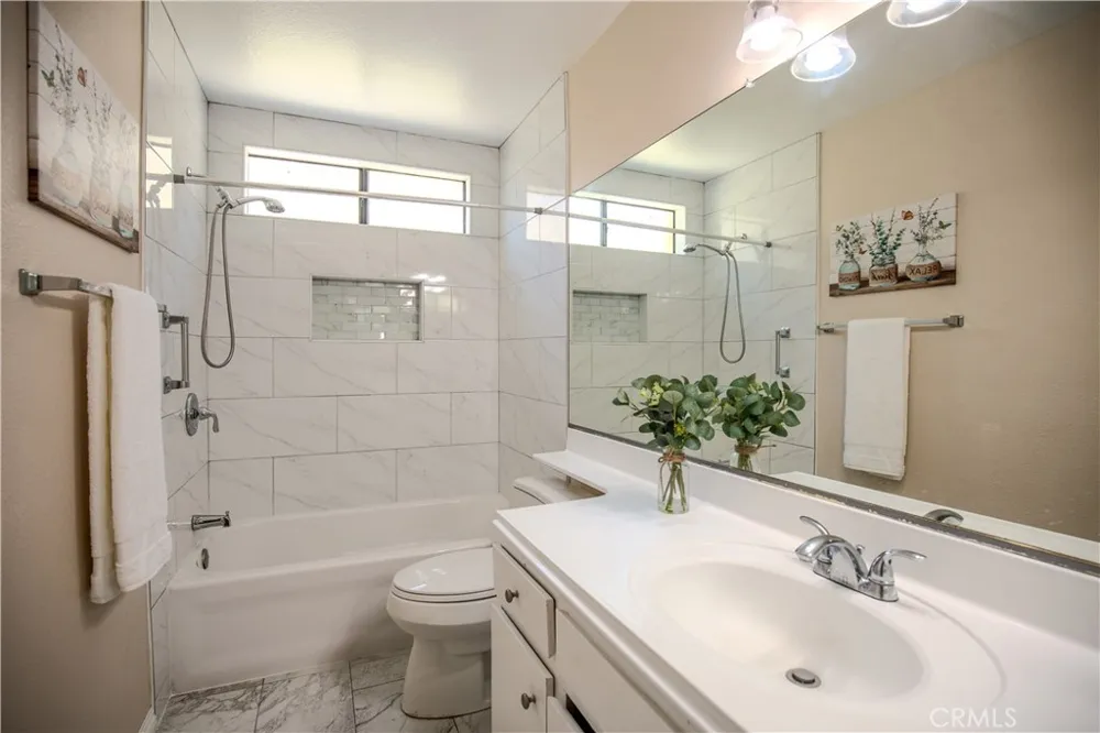 2528 Tustin #D Santa Ana, CA 92705