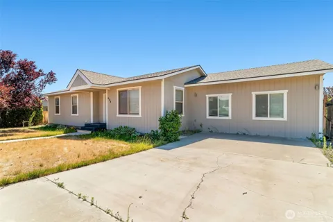 604 Bramble Avenue