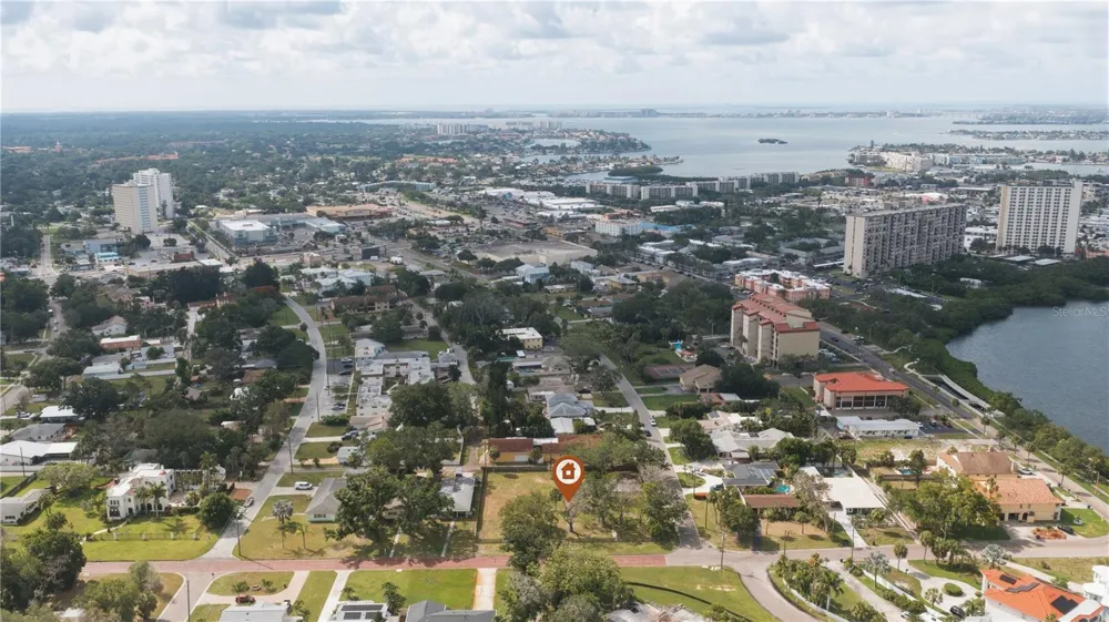 698 VILLAGRANDE AVENUE S St Petersburg, FL 33707