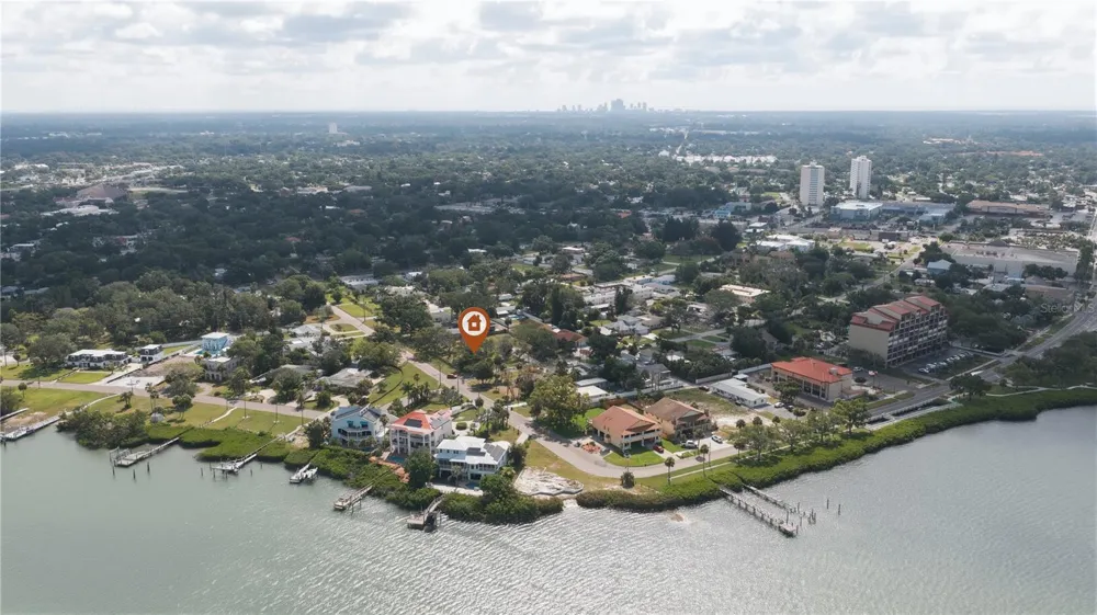 698 VILLAGRANDE AVENUE S St Petersburg, FL 33707