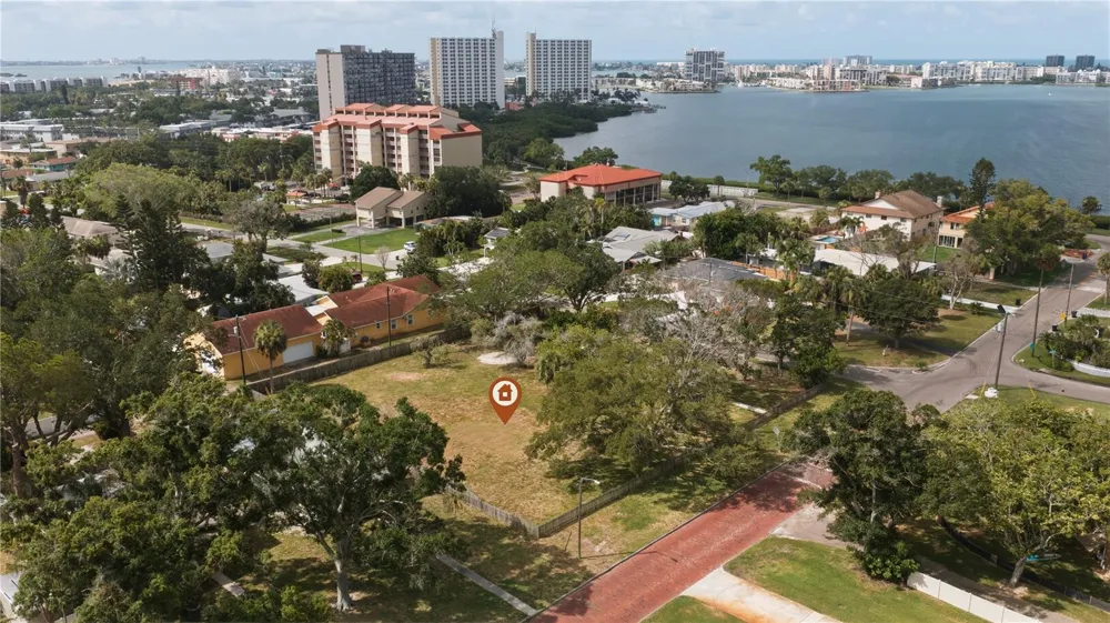 698 VILLAGRANDE AVENUE S St Petersburg, FL 33707