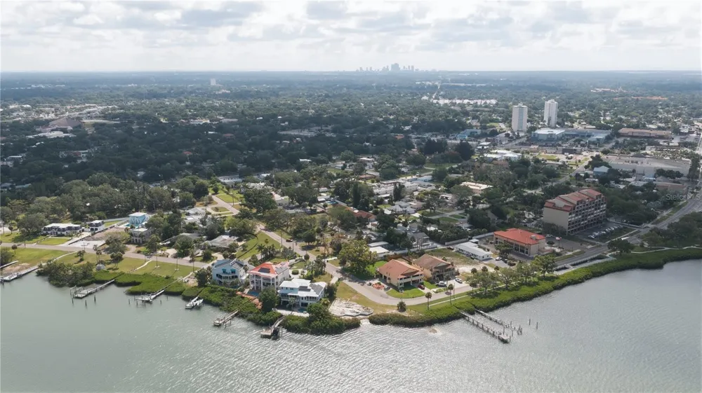 698 VILLAGRANDE AVENUE S St Petersburg, FL 33707