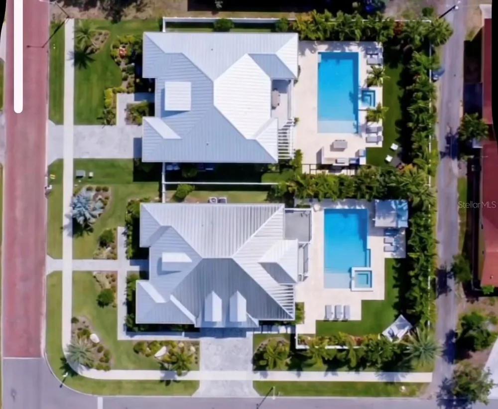 698 VILLAGRANDE AVENUE S St Petersburg, FL 33707