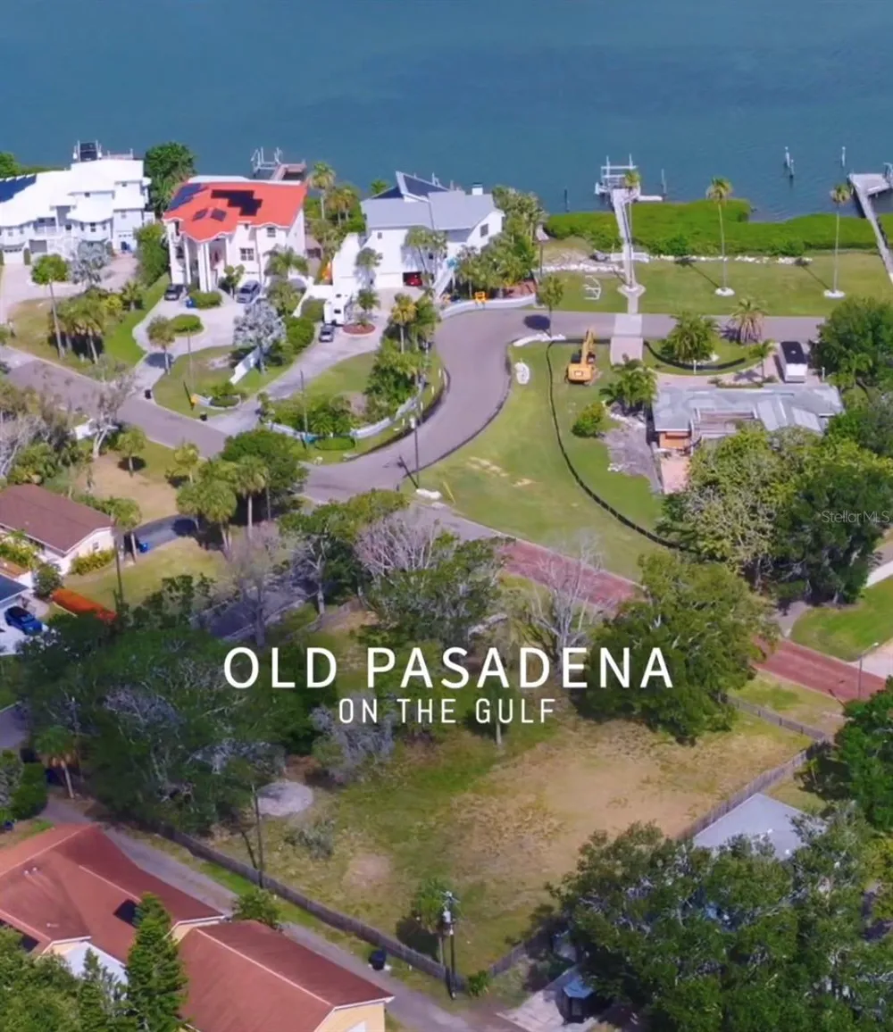 698 VILLAGRANDE AVENUE S St Petersburg, FL 33707