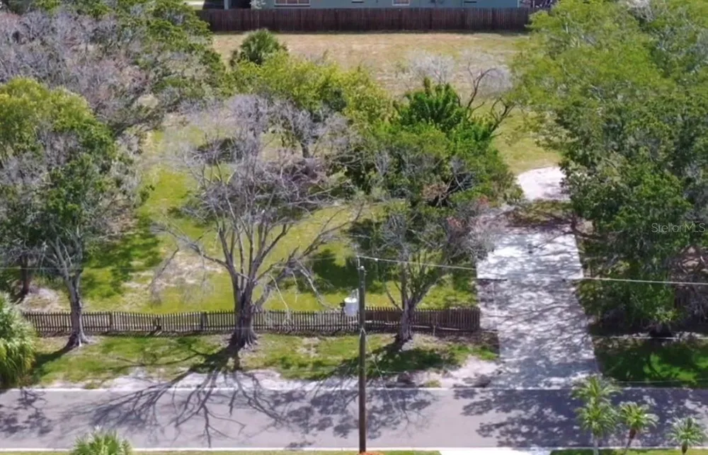 698 VILLAGRANDE AVENUE S St Petersburg, FL 33707