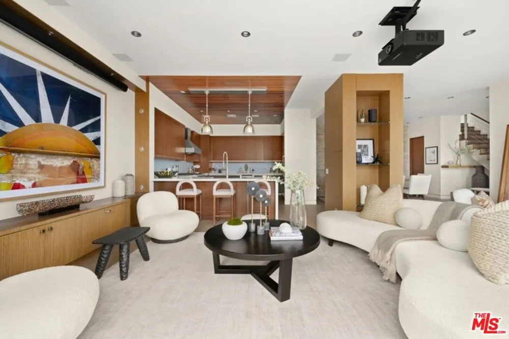 17713 Posetano Road Pacific Palisades, CA 90272