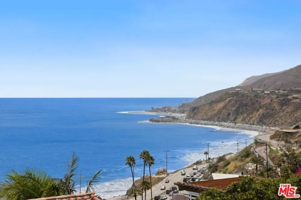 17713 Posetano Road Pacific Palisades, CA 90272