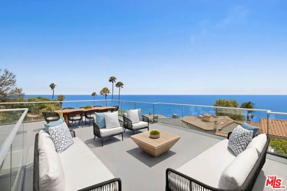 17713 Posetano Road Pacific Palisades, CA 90272