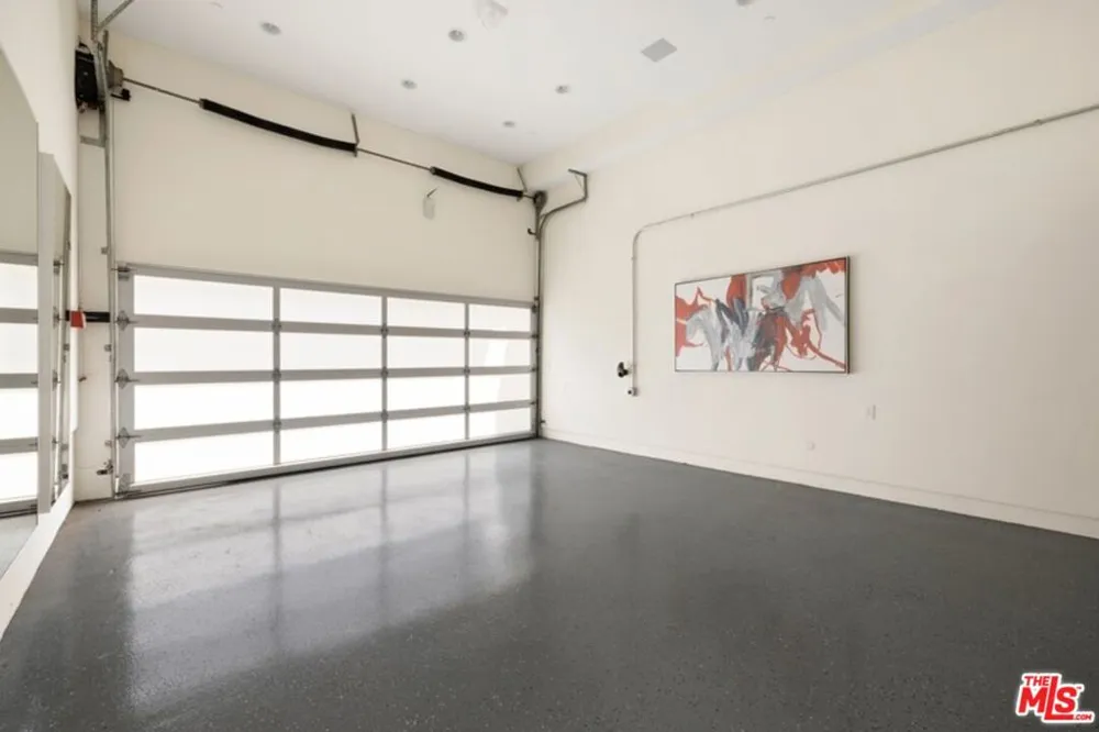 17713 Posetano Road Pacific Palisades, CA 90272