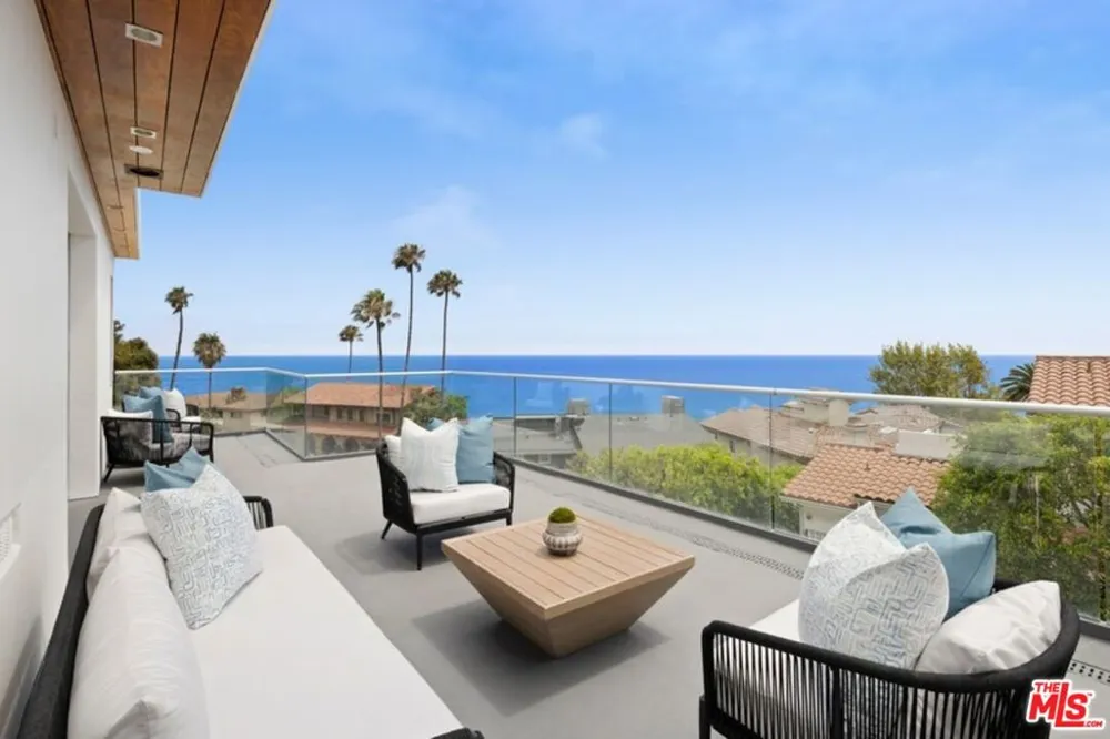 17713 Posetano Road Pacific Palisades, CA 90272