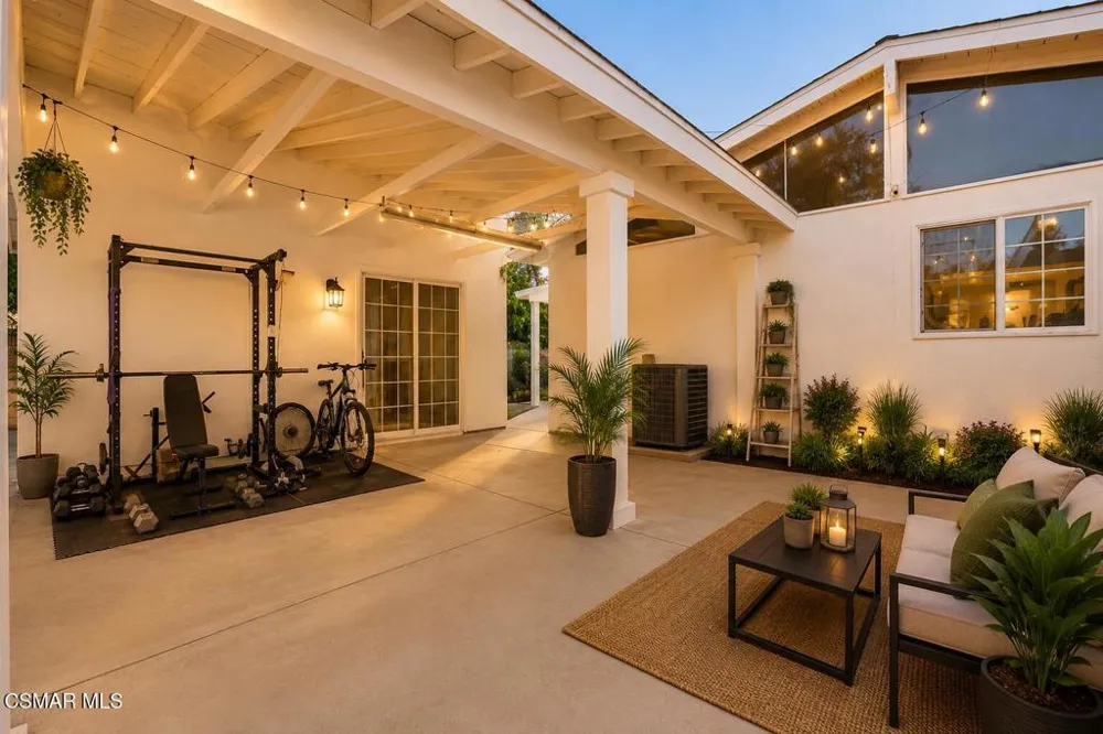 17444 Septo Street Northridge, CA 91325