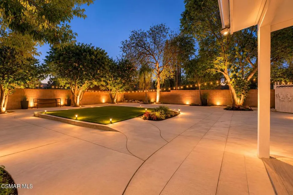 17444 Septo Street Northridge, CA 91325