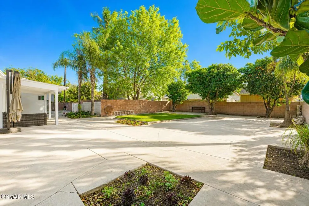 17444 Septo Street Northridge, CA 91325